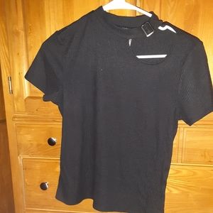 no boundaries shirt Size: M 7-9